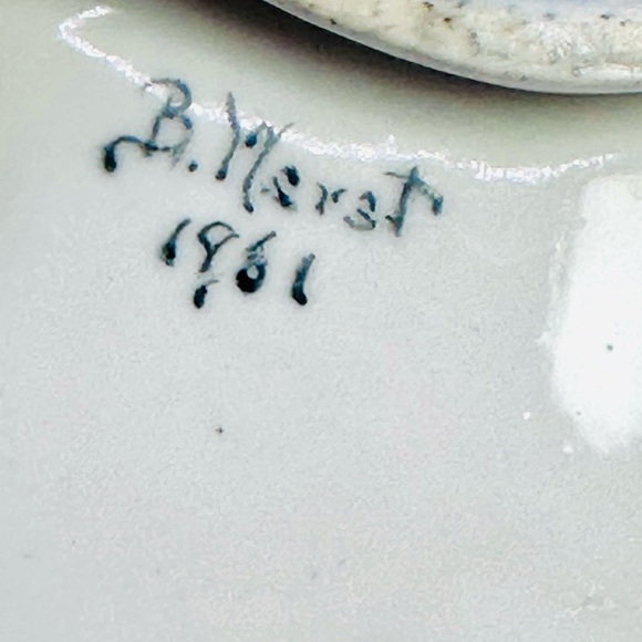 Vintage 1969 Ornate Scalloped Tinged Porcelain Hand Painted Floral Bowl Dish - Picture 5 of 5